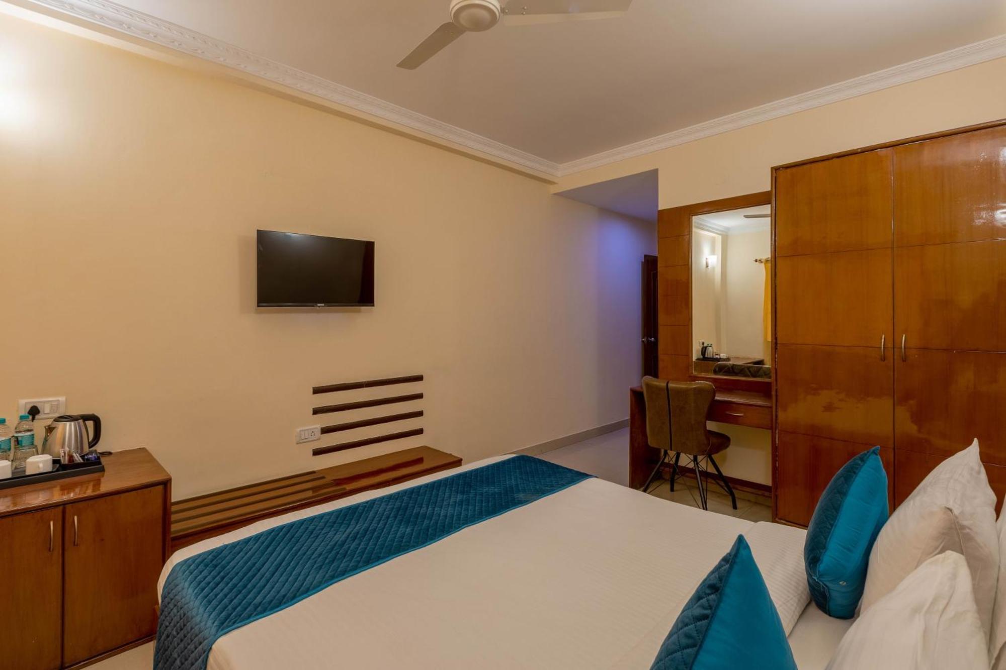 Blue Bliss Hotels By Pph Living Infantry Road Bangalore Exterior foto