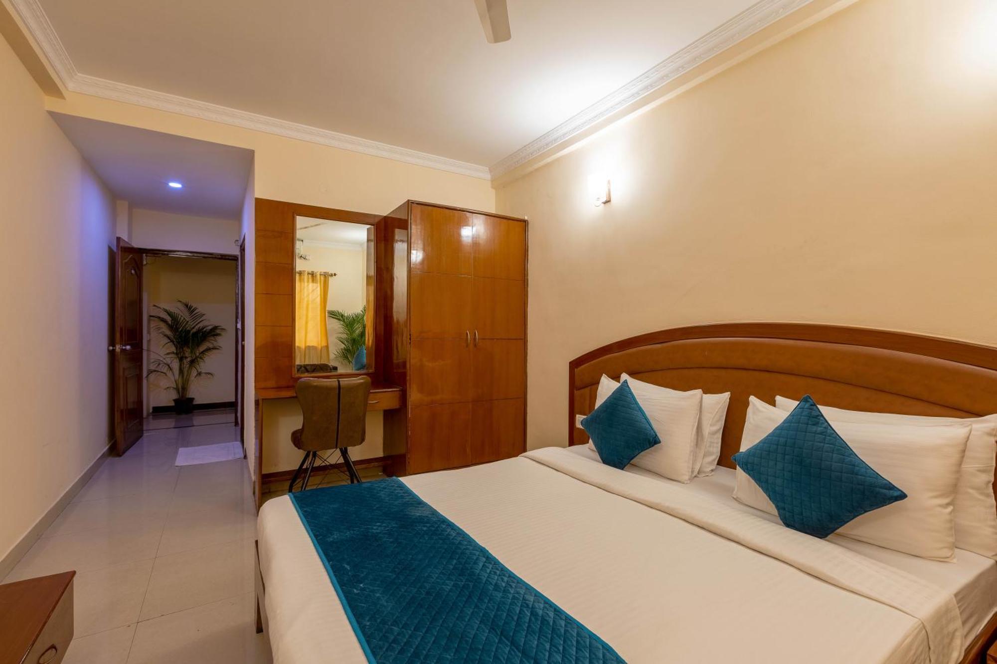 Blue Bliss Hotels By Pph Living Infantry Road Bangalore Exterior foto