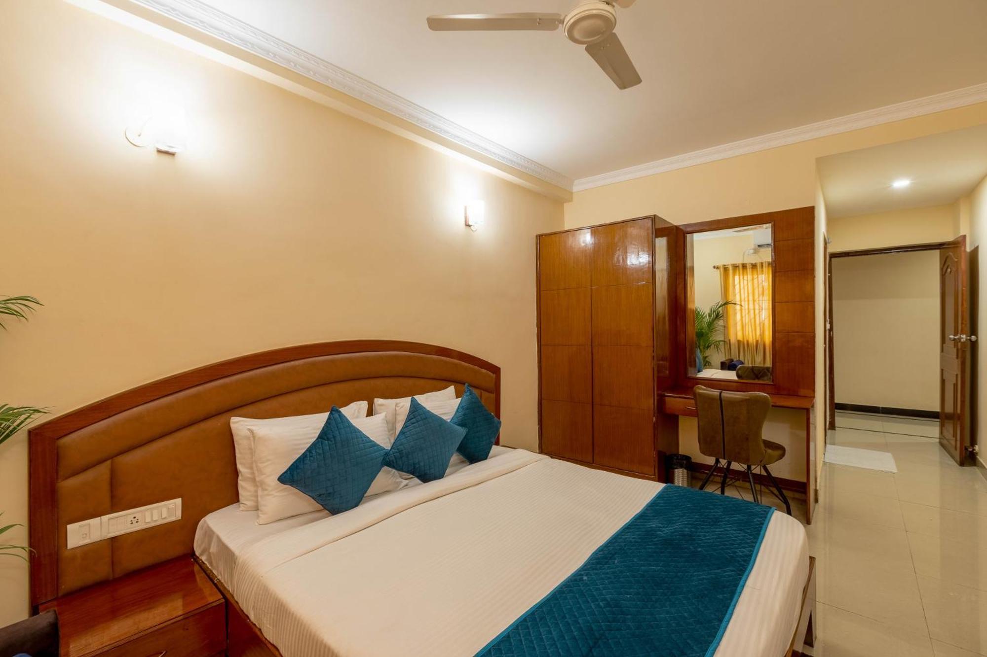 Blue Bliss Hotels By Pph Living Infantry Road Bangalore Exterior foto