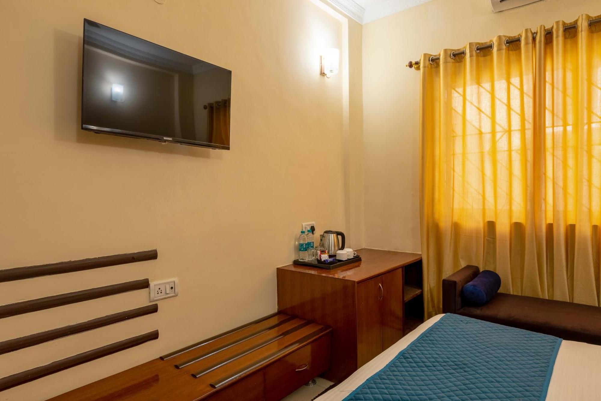 Blue Bliss Hotels By Pph Living Infantry Road Bangalore Exterior foto