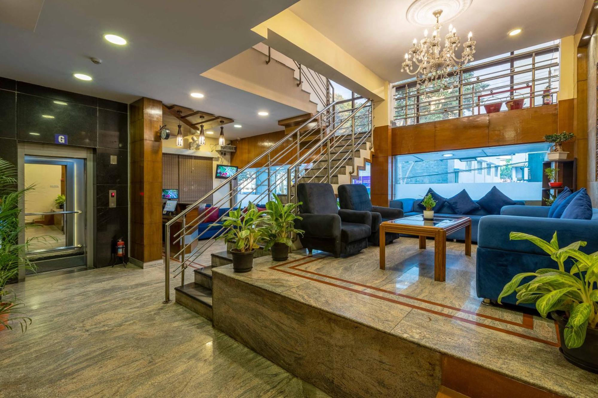 Blue Bliss Hotels By Pph Living Infantry Road Bangalore Exterior foto